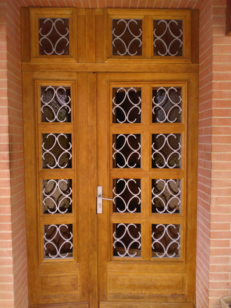 Sablage porte d'entrée Gers